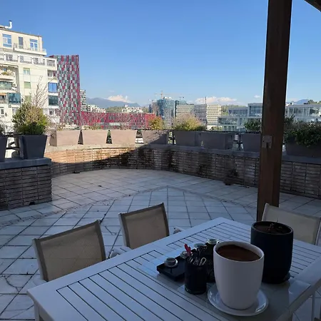 דירה Moon Flat טיראנה