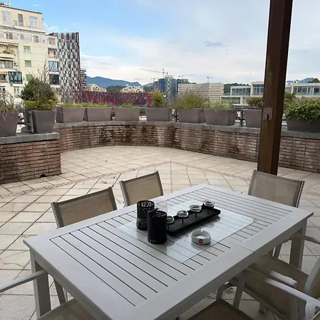 Golden Attico Blloku Apartament