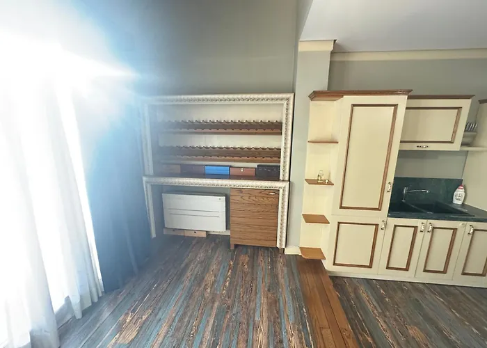 Moon Flat טיראנה